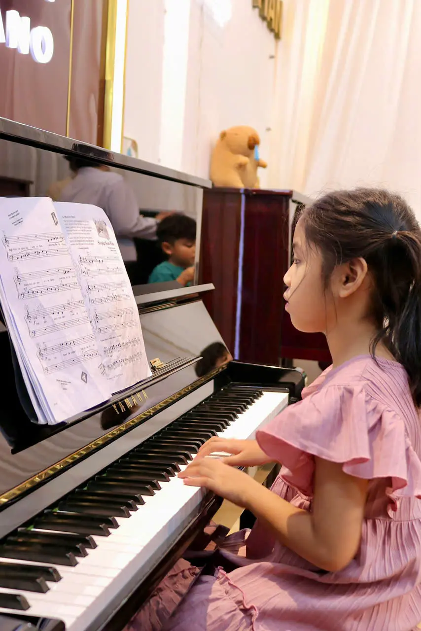 Khóa Học Piano Thiếu Niên (8-15 Tuổi)